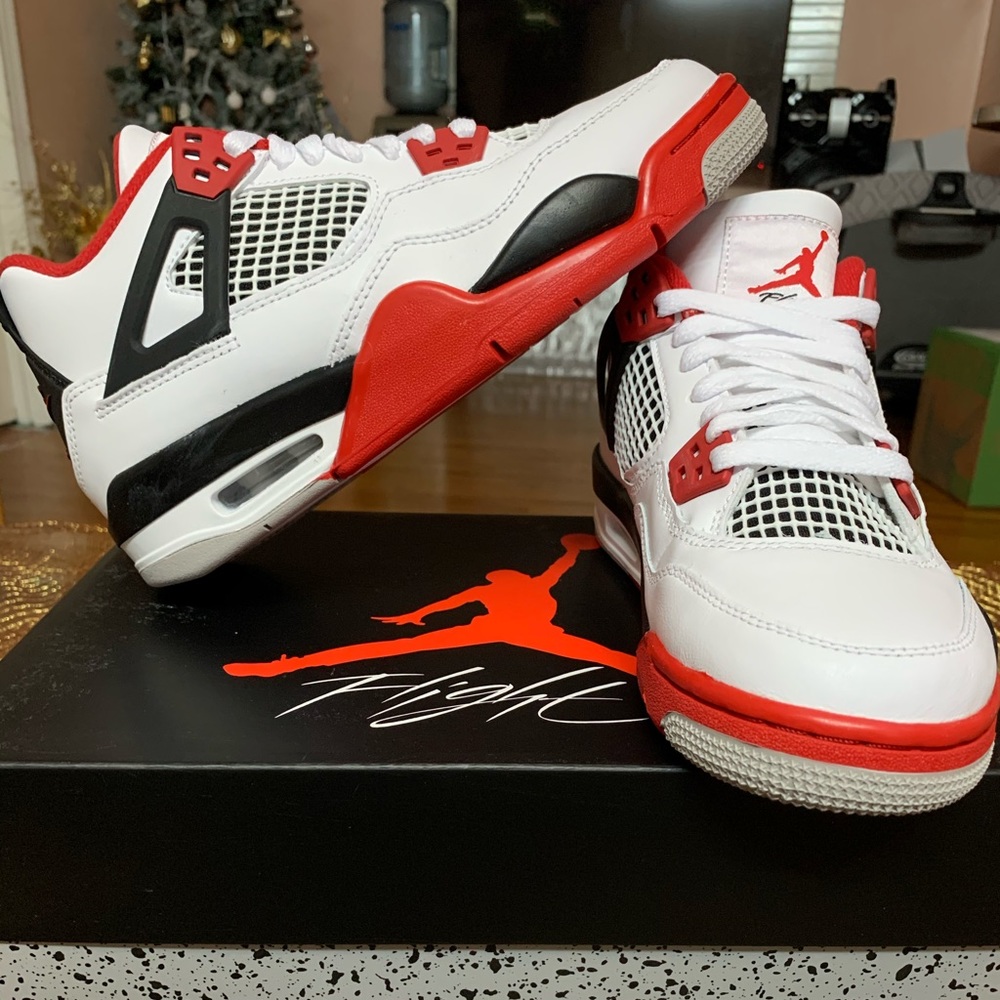 Air Jordan retro 4s fire red GS